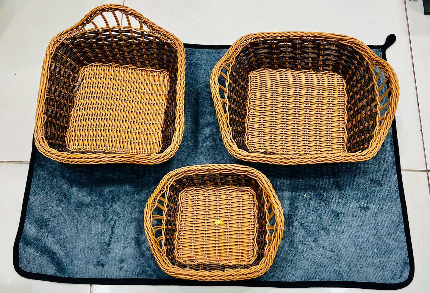 Medium Nylon-Cane Food Serving Basket 1pc